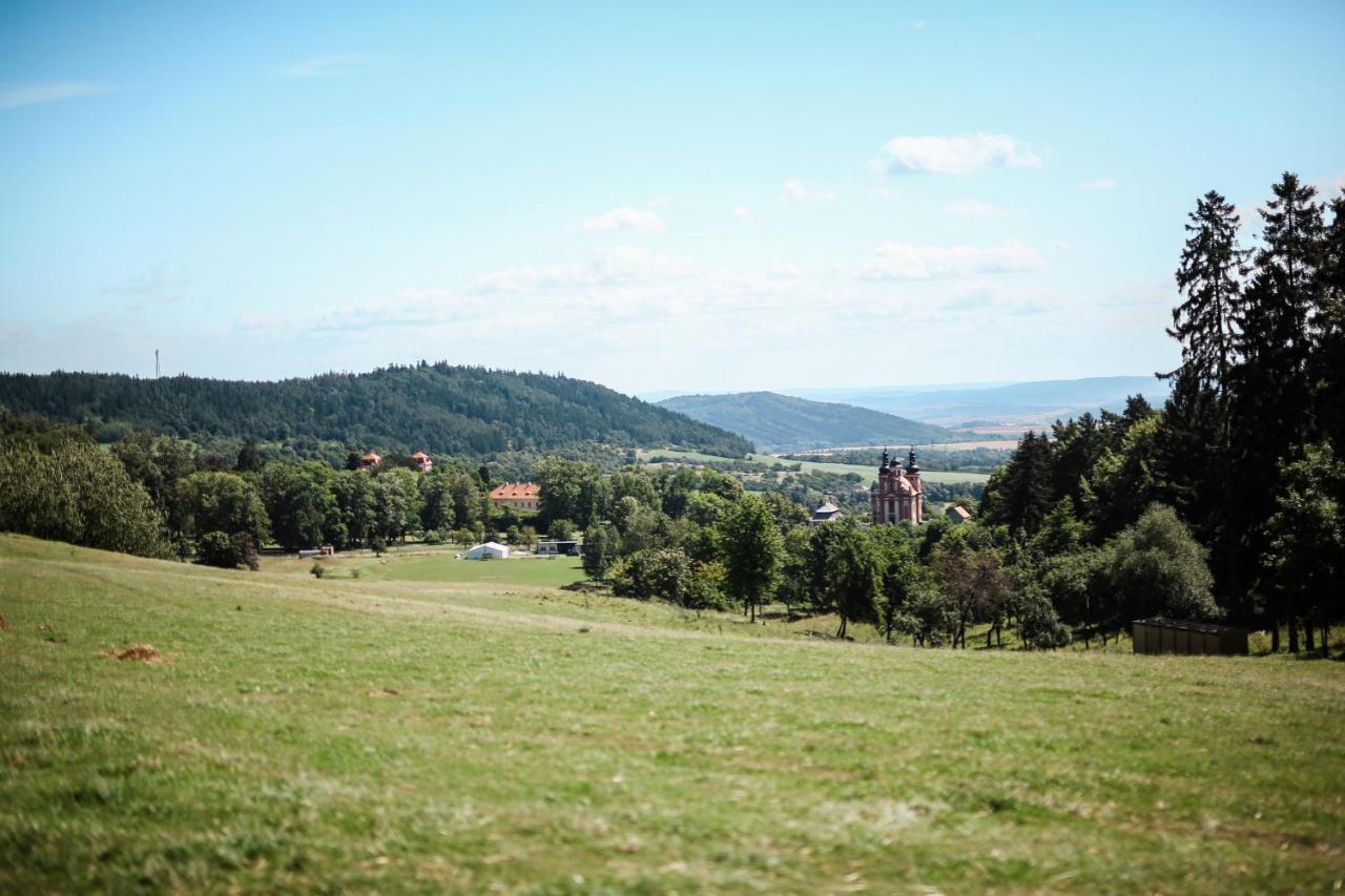 Bohem Zapomenute Misto Hotel Valec Екстериор снимка